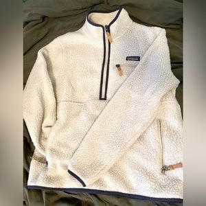 Patagonia Cream 1/2 Zip Up Teddy Pullover.